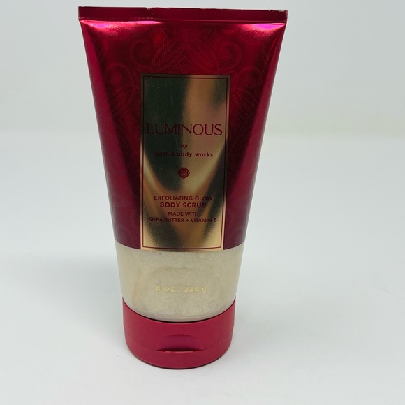 NAT Bath & Body Works Luminous Body Scrub - Picture 5 of 6